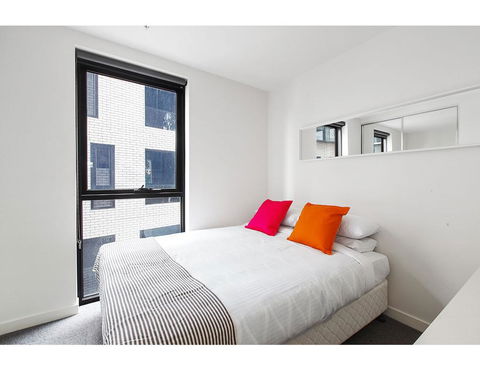 Modern 2 Bed Apartment In Trendy Collingwood - Tourism Adelaide 2