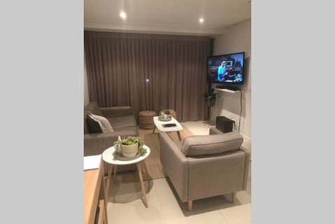 Mooloolaba Stylish & Comfortable Beachside Getaway - Privately Owned & Operated Independently From On-site Management - Tourism Adelaide 1
