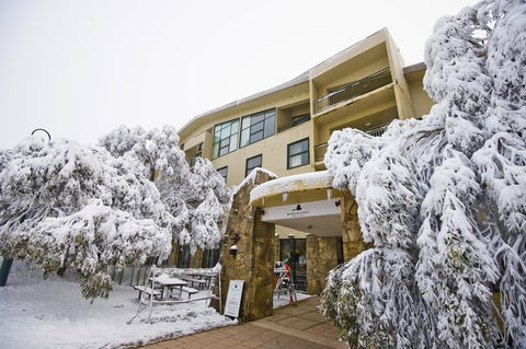 Mt Buller Chalet Hotel & Suites - Tourism Adelaide 0
