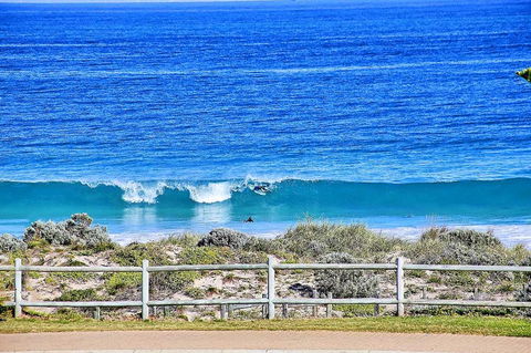 Beachfront @ Scarbs - Tourism Adelaide 13