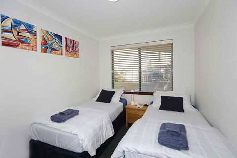 Beachfront @ Scarbs - Tourism Adelaide 8