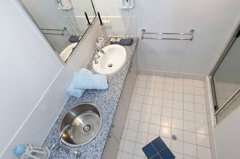 Beachfront @ Scarbs - Tourism Adelaide 10