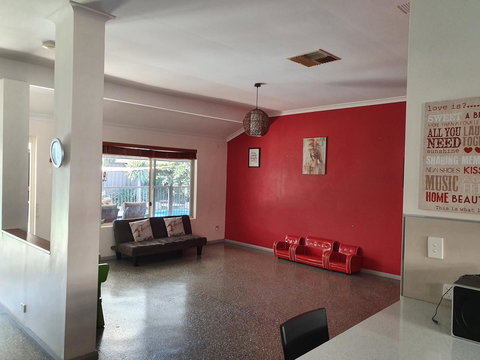 The Entertainer - Tourism Adelaide 11