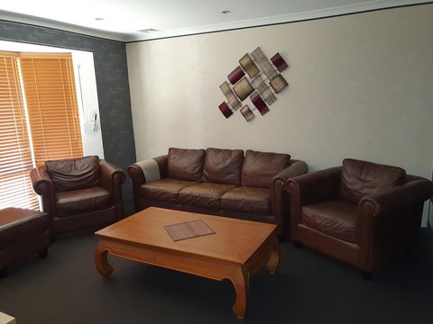 The Entertainer - Tourism Adelaide 21