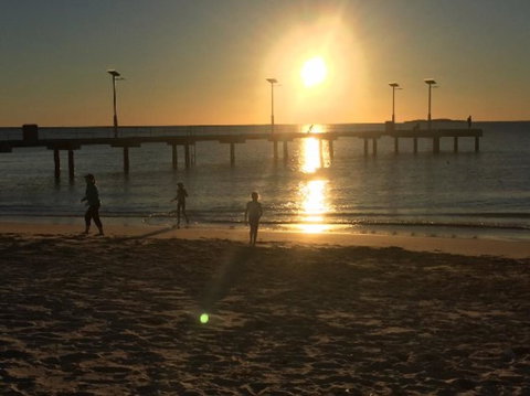 Don\'t Worry Be Happy - Tourism Adelaide 2