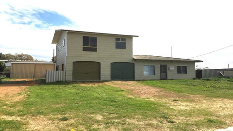 Don\'t Worry Be Happy - Tourism Adelaide 0