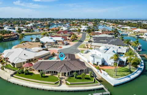 LA ANCHOR ON THE CANALS (MANDURAH) - Tourism Adelaide 0