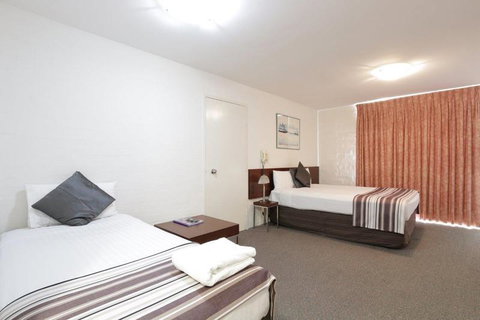 Atrium Hotel Mandurah - Tourism Adelaide 1