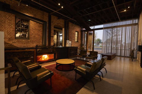 The Premier Mill Hotel - Tourism Adelaide 0