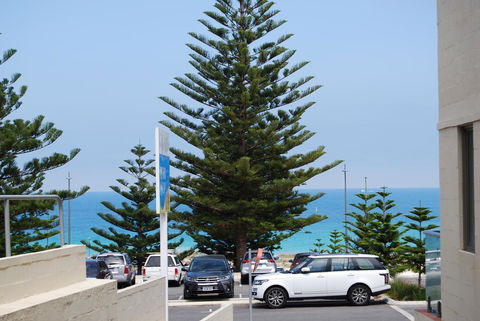 Absolute Beachfront Scarborough - Tourism Adelaide 7