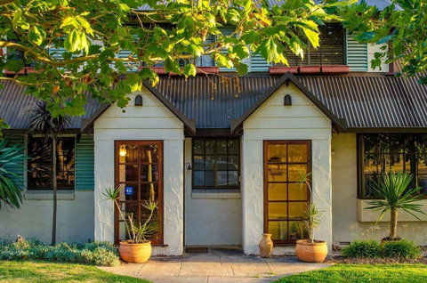 Sienna Lodge - Tourism Adelaide 8