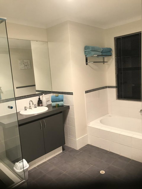 THE SANCTUARY LUXURY HOLIDAY HOME - Tourism Adelaide 6