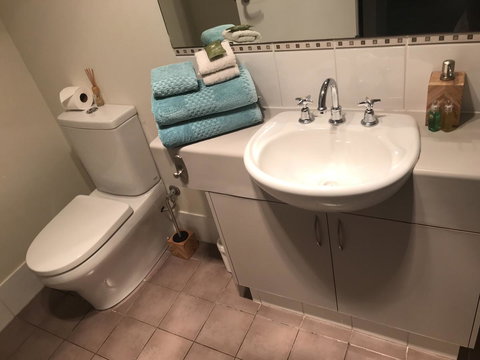 THE SANCTUARY LUXURY HOLIDAY HOME - Tourism Adelaide 3