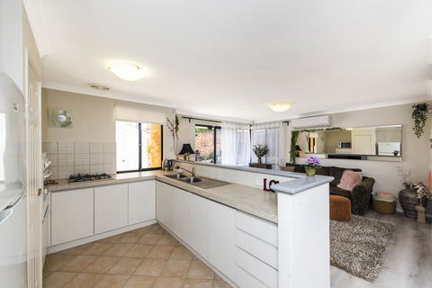 Scarborough Villa On Duke - Tourism Adelaide 17