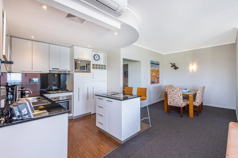 A 406 FANTASTIC OCEAN BEACH And MARINA VIEW APT - MANDURAH - Tourism Adelaide 21