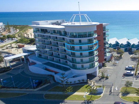A 406 FANTASTIC OCEAN BEACH And MARINA VIEW APT - MANDURAH - Tourism Adelaide 24