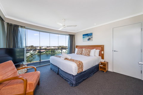A 406 FANTASTIC OCEAN BEACH And MARINA VIEW APT - MANDURAH - Tourism Adelaide 12