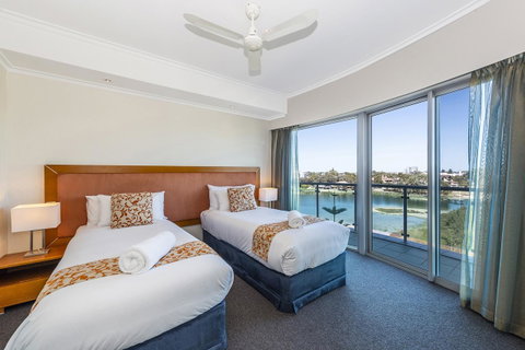 A 406 FANTASTIC OCEAN BEACH And MARINA VIEW APT - MANDURAH - Tourism Adelaide 17