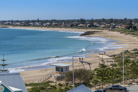 A 406 FANTASTIC OCEAN BEACH And MARINA VIEW APT - MANDURAH - Tourism Adelaide 5