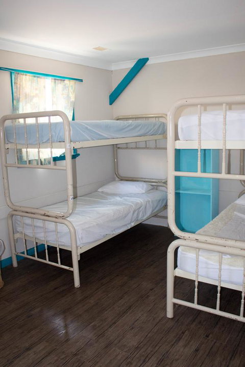 Esperance YHA - Tourism Adelaide 7