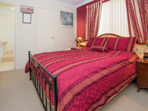 Ascot On Swan Bed & Breakfast - Tourism Adelaide 2