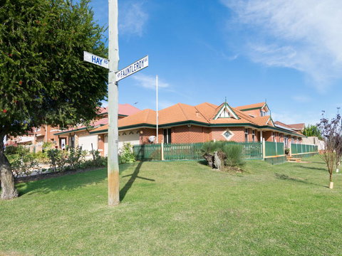 Ascot On Swan Bed & Breakfast - Tourism Adelaide 10