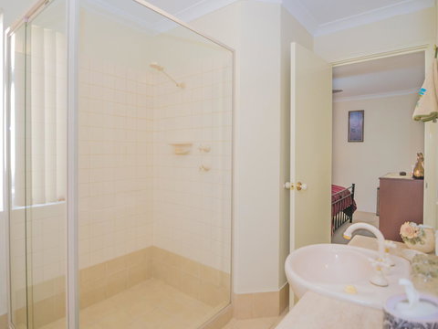 Ascot On Swan Bed & Breakfast - Tourism Adelaide 3