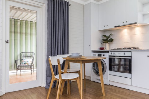 Hensman 10 - Tourism Adelaide 2