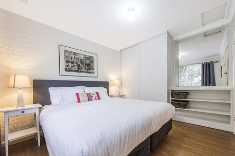 Hensman 10 - Tourism Adelaide 14