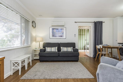 Hensman 10 - Tourism Adelaide 11