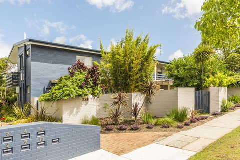 Hensman 10 - Tourism Adelaide 20