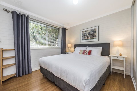 Hensman 10 - Tourism Adelaide 12