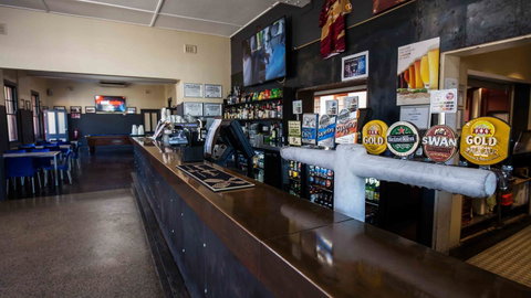 Beadon Bay Hotel - Tourism Adelaide 14