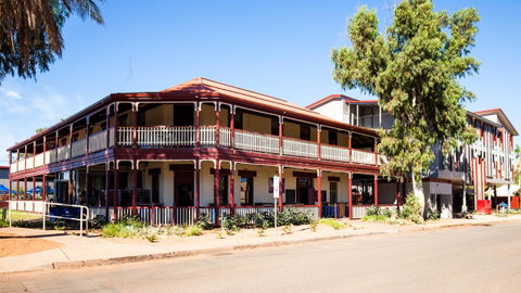Beadon Bay Hotel - Tourism Adelaide 0
