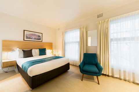 Customs House Hotel - Tourism Adelaide 11