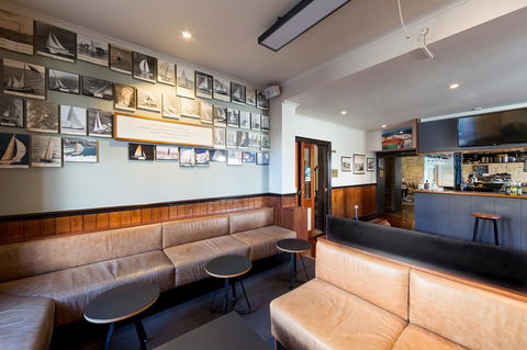 Customs House Hotel - Tourism Adelaide 1