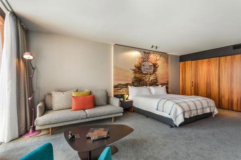 MACq 01 Hotel - Tourism Adelaide 1
