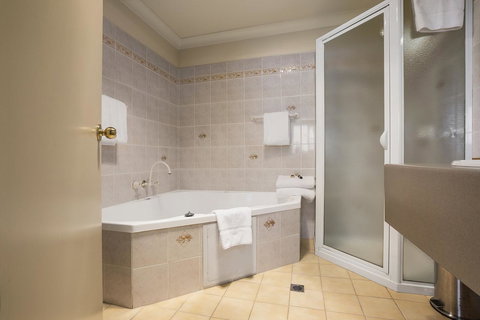 Hadley\'s Orient Hotel - Tourism Adelaide 19