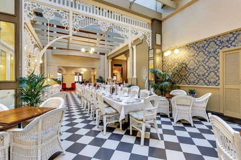 Hadley\'s Orient Hotel - Tourism Adelaide 2