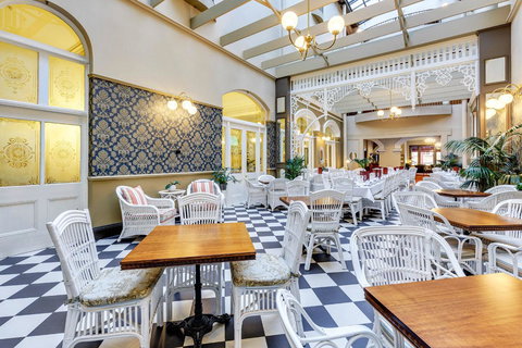 Hadley\'s Orient Hotel - Tourism Adelaide 1