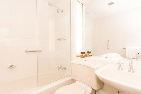 Hadley\'s Orient Hotel - Tourism Adelaide 39