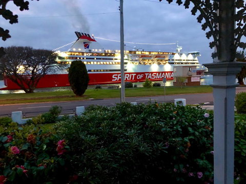 Riverbank Villa - Tourism Adelaide 10