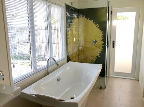 Richmond Bridge Accommodation â€œTwo The Bridgeâ€ - Tourism Adelaide 3