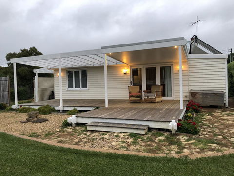 Richmond Bridge Accommodation â€œTwo The Bridgeâ€ - Tourism Adelaide 1