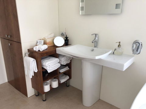 Richmond Bridge Accommodation â€œTwo The Bridgeâ€ - Tourism Adelaide 14