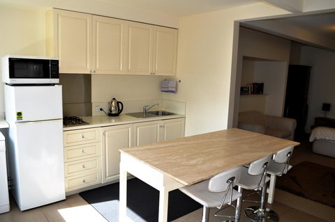 Belton Apartments-Hedge Cottage - Tourism Adelaide 9