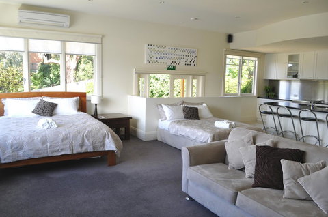 Belton Apartments-Hedge Cottage - Tourism Adelaide 30