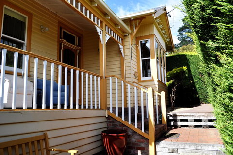 Belton Apartments-Hedge Cottage - Tourism Adelaide 3