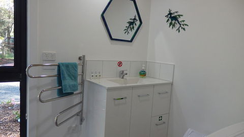 Karoola Cottage Self Contained - Tourism Adelaide 7