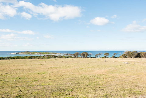 Beach Break Bicheno - Tourism Adelaide 0